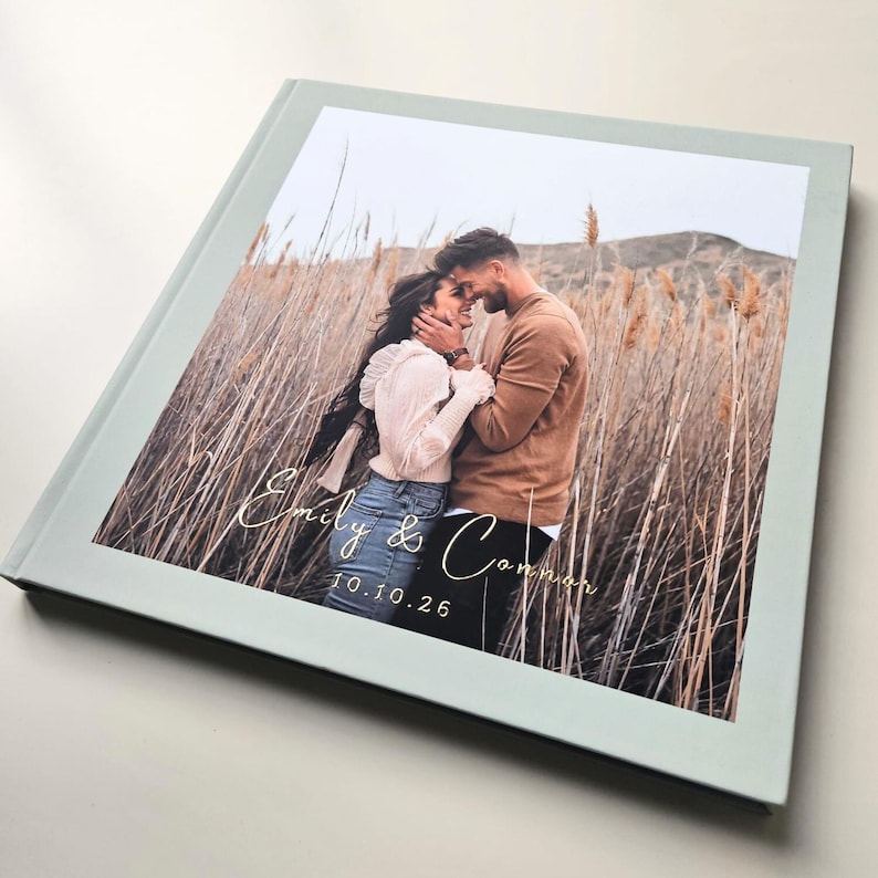 Custom Photo Book - สมุดบันทึกแขกงานแต่งงานแบบกำหนดเอง พร้อมปกฟอยล์และรูปภาพ | สมุดบันทึกงานเลี้ยงปกแข็งสีเขียวเซจ