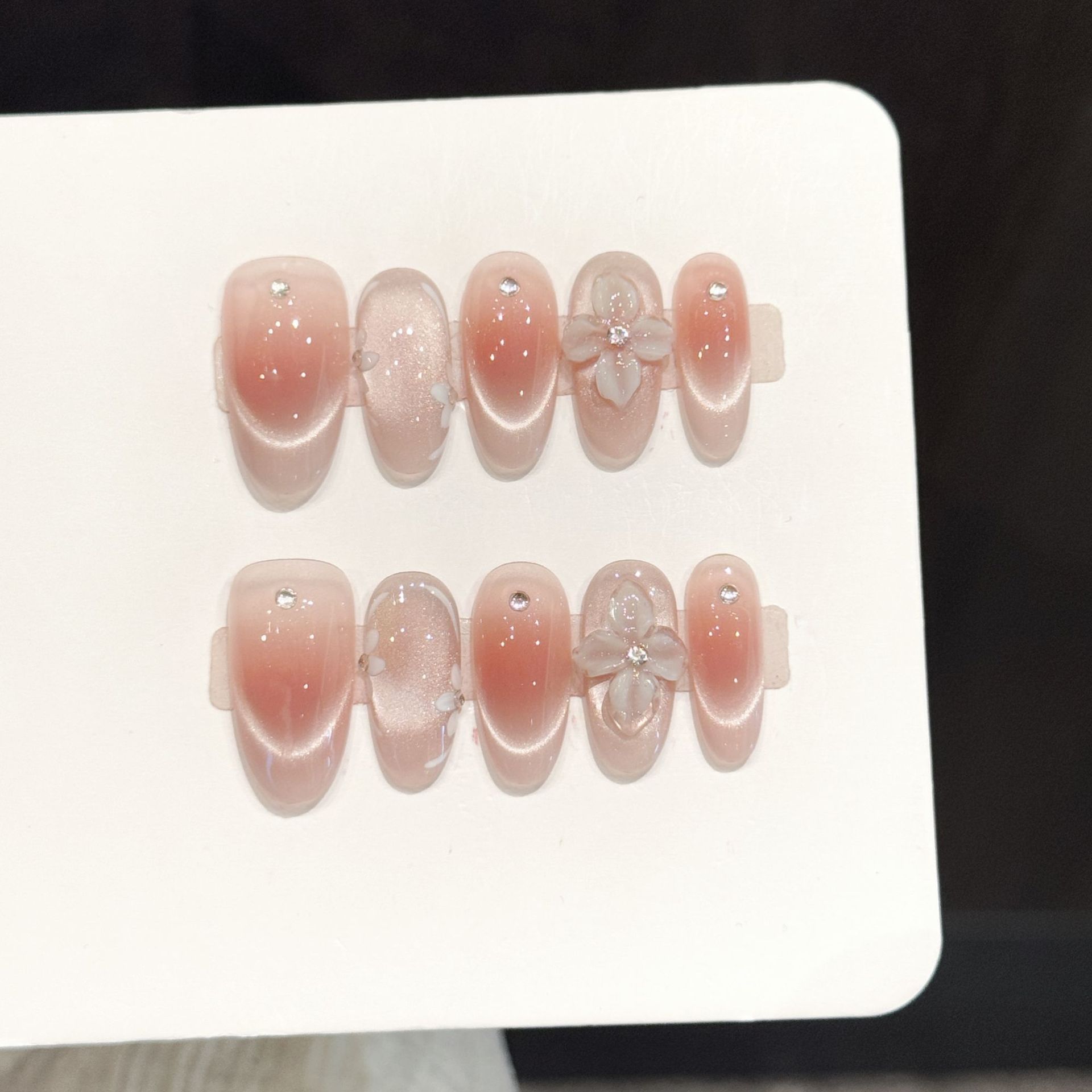Pressed Flower Art - เล็บปลอมแบบกดติด 10 ชิ้น ทำมือ ลายใสสไตล์ฝรั่งเศส แต่งสีบลัช